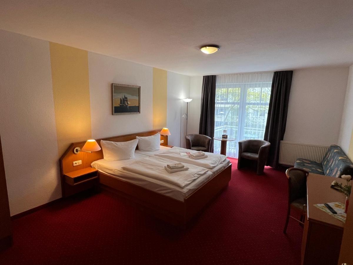 Hotel Poseidon Kuhlungsborn Bagian luar foto